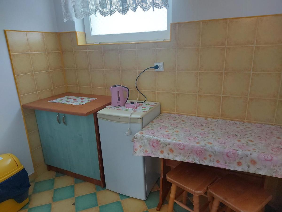 Pokoje Goscinne Tomasz Międzywodzie Exterior foto