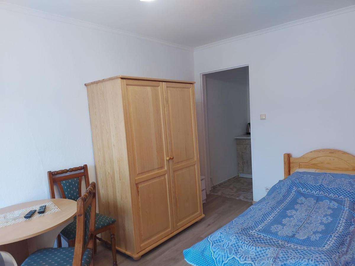 Pokoje Goscinne Tomasz Międzywodzie Exterior foto